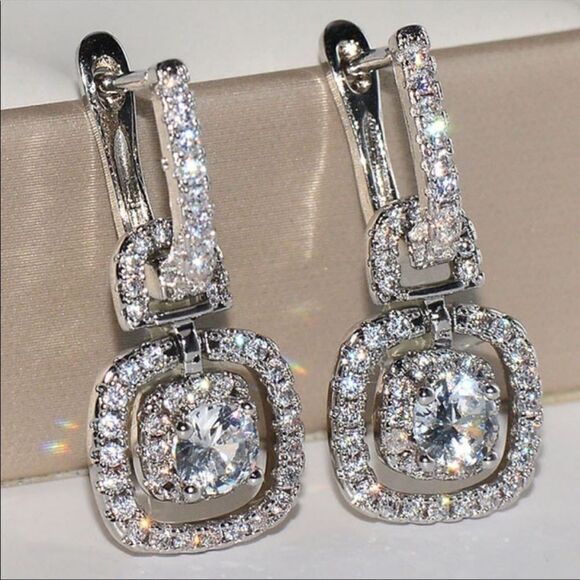 NEW 18k White Gold Halo Diamond Drop Earrings - Picture 1 of 4